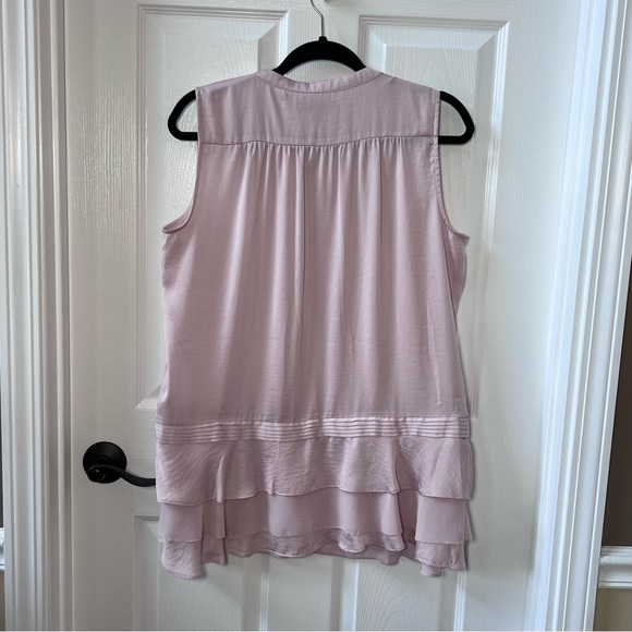⭐️ Banana Republic Soft Pink Satin Tiered Ruffle Hem Sleeveless Blouse MEDIUM - Picture 8 of 9
